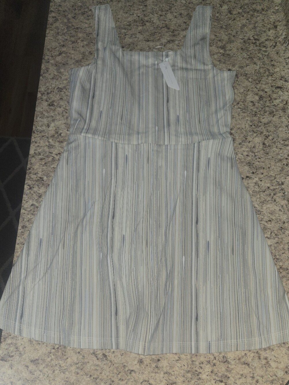NWT WOMEN TRAVIS MATHEW NIGHT BLOOM ACTIVE DRESS LARGE